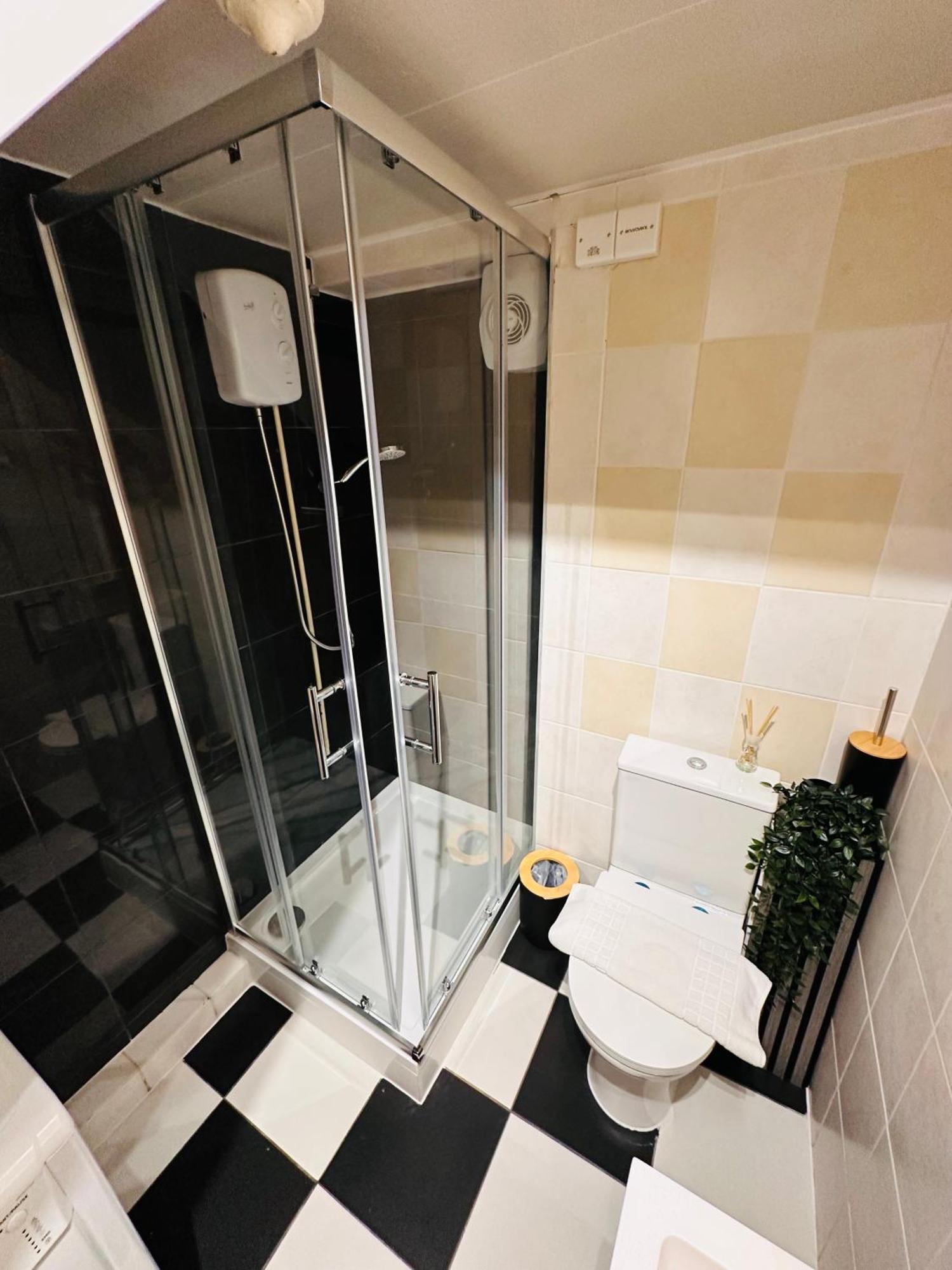 R2 - Elegant Private Room Opposite Queen Elizabeth Hospital - Harborne Birmingham Zewnętrze zdjęcie